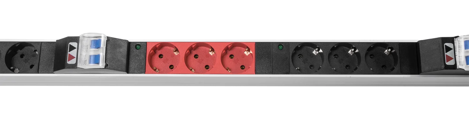 Rem R-3x32-18S-A-I-1420-3-3PN Вертикальный блок розеток 19" до 32А