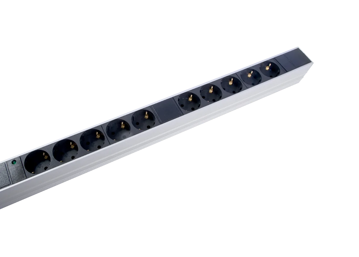 Rem R-3x16-30S-I-1820-3-3PN Вертикальный блок розеток 19" до 16А