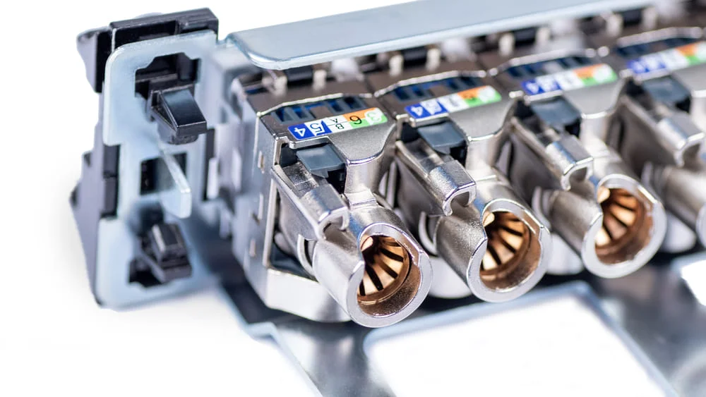 Cabeus PL-24-KJ-RJ45-Cat.6a-SH-180T (11834c) Патч-панель 19"  на 24 порта