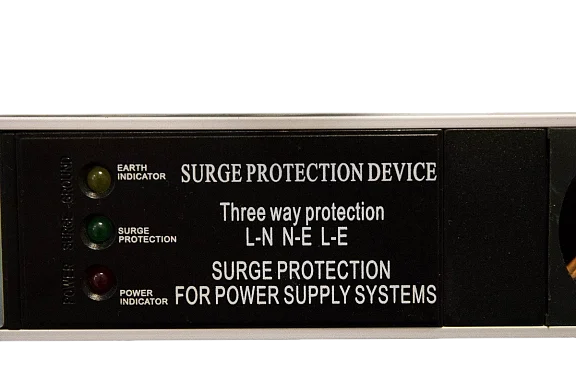 Rem R-16-20S-FI-1420-3 Вертикальный блок розеток 19" , до 16А